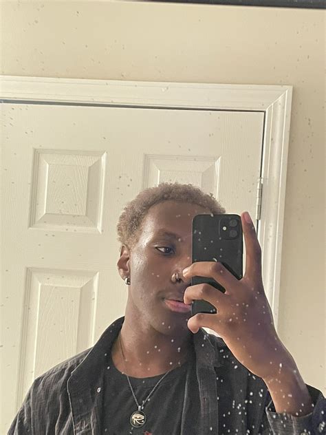 tnhia|TNHIA (@theonlytnhia) / Twitter.